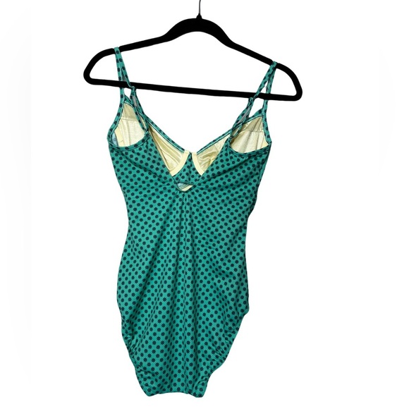 Miraclesuit Oceanus Tummy Control V-Neckline Soft Cup One Piece Swimsuit Size 8 - Picture 4 of 5